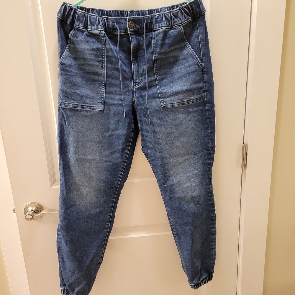 AE Jean Joggers size 14